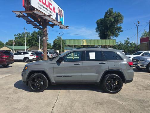 Sting-Gray Clearcoat 2020 Jeep Grand Cherokee Upland