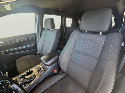 Sting-Gray Clearcoat 2020 Jeep Grand Cherokee Upland