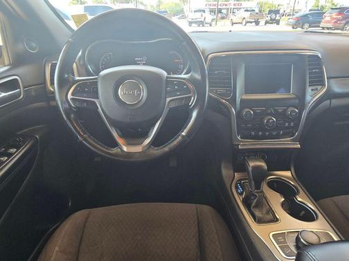 Sting-Gray Clearcoat 2020 Jeep Grand Cherokee Upland