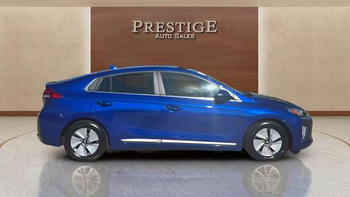 2022 Hyundai IONIQ Hybrid SE
