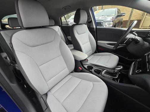 2022 Hyundai IONIQ Hybrid SE