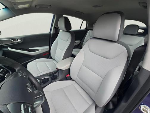 2022 Hyundai IONIQ Hybrid SE