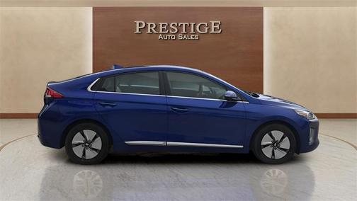 2022 Hyundai IONIQ Hybrid SE