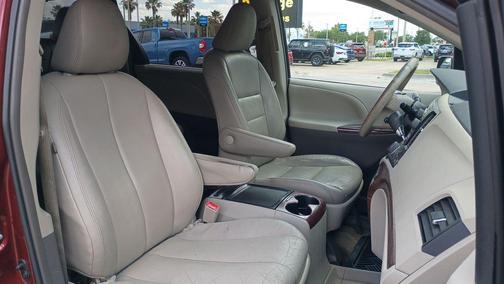 Salsa Red Pearl 2012 Toyota Sienna XLE