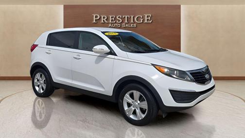 Clear White 2013 Kia Sportage LX