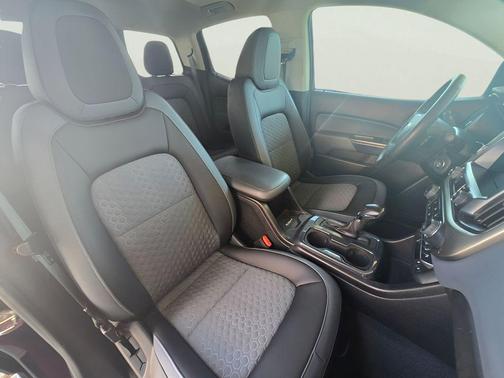 Black 2022 Chevrolet Colorado Z71