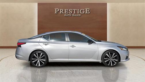 2020 Nissan Altima SR FWD