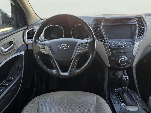 2016 Hyundai SANTA FE SE