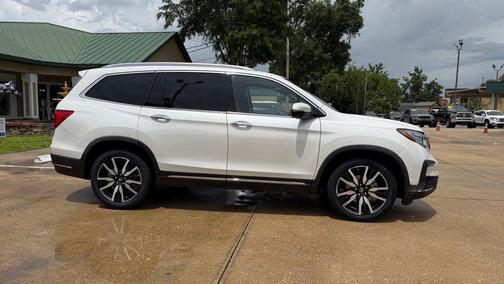 Platinum White Pearl 2021 Honda Pilot Touring 8-Passenger