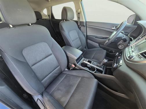 2016 Hyundai TUCSON SE