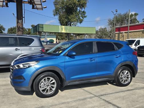 2016 Hyundai TUCSON SE