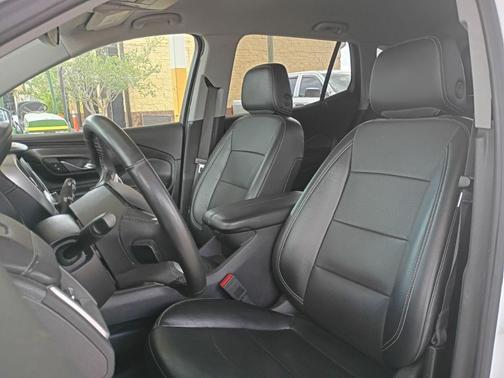 Summit White 2023 GMC Terrain SLT