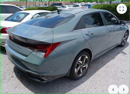 2022 Hyundai ELANTRA SEL
