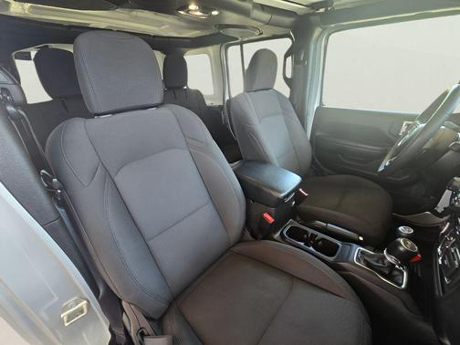 Silver Zynith Clearcoat 2023 Jeep Wrangler 4xe Willys