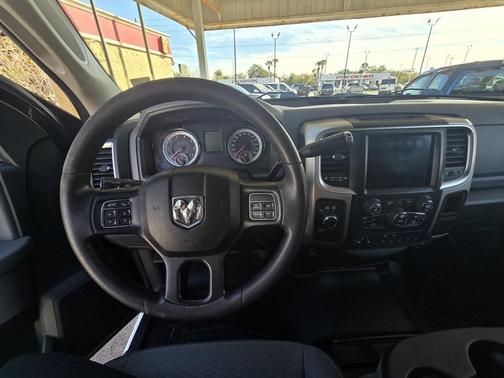 2018 RAM 3500 SLT Crew Cab 4x4 6'4' Box