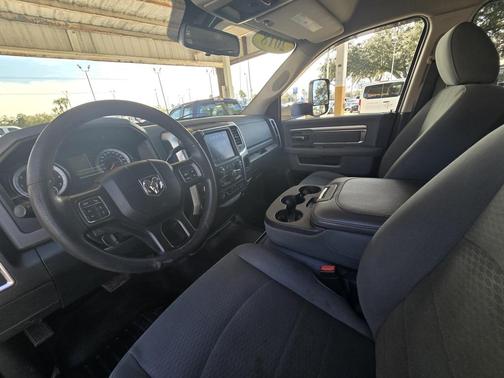 2018 RAM 3500 SLT Crew Cab 4x4 6'4' Box