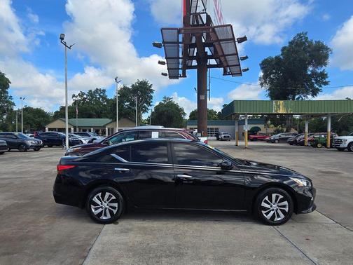 Super Black Clearcoat 2021 Nissan Altima S FWD
