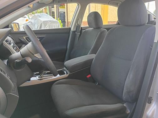 Brilliant Silver Metallic 2014 Nissan Altima 2.5 S