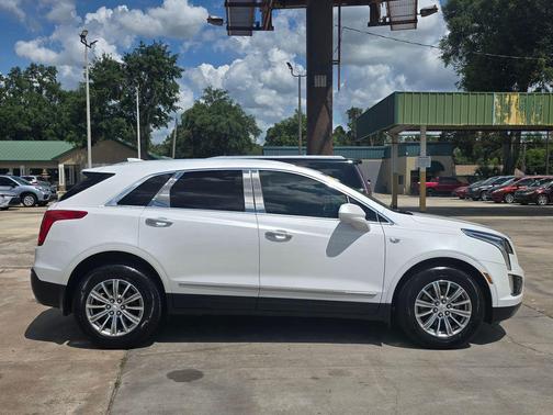 Crystal White Tricoat 2017 Cadillac XT5 Luxury