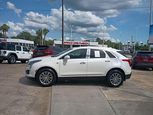 Crystal White Tricoat 2017 Cadillac XT5 Luxury