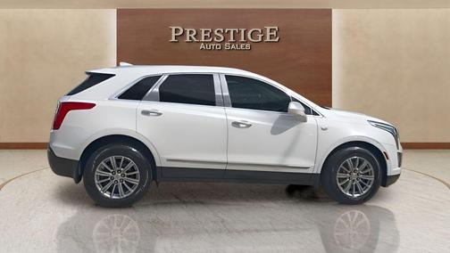 Crystal White Tricoat 2017 Cadillac XT5 Luxury
