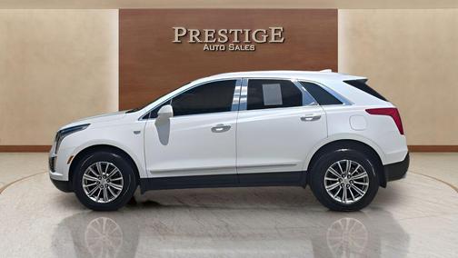 Crystal White Tricoat 2017 Cadillac XT5 Luxury