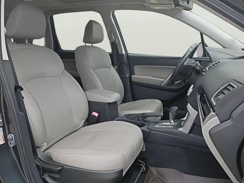 Dark Gray Metallic 2017 Subaru Forester 2.5i Limited