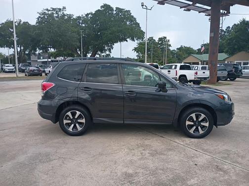 Dark Gray Metallic 2017 Subaru Forester 2.5i Limited