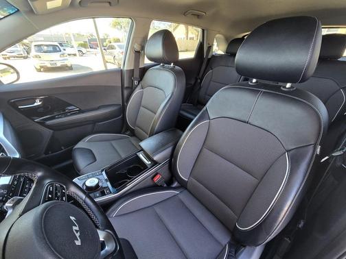 2022 Kia Niro EV EX