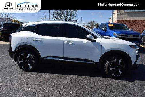 2025 Nissan Kicks SR