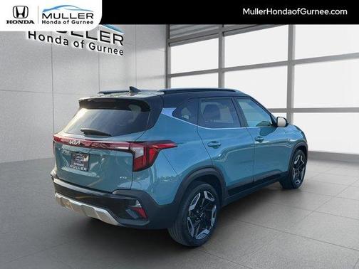 Blue / Black 2024 Kia Seltos SX