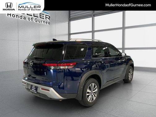 Deep Ocean Blue 2024 Nissan Pathfinder SL