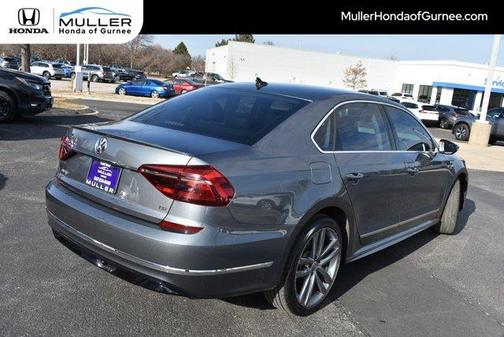 2017 Volkswagen Passat 1.8T R-Line