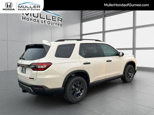 Platinum White Pearl 2026 Honda Pilot TrailSport