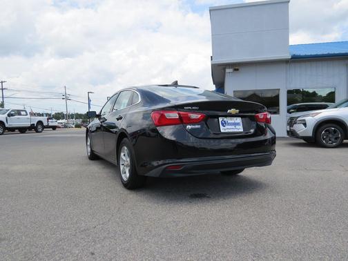 Mosaic Black Metallic 2017 Chevrolet Malibu 1LS