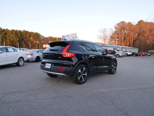 2023 Volvo XC40 B5 Plus Bright Theme