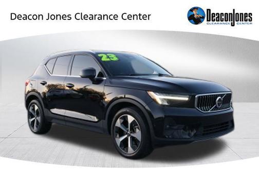 2023 Volvo XC40 B5 Plus Bright Theme