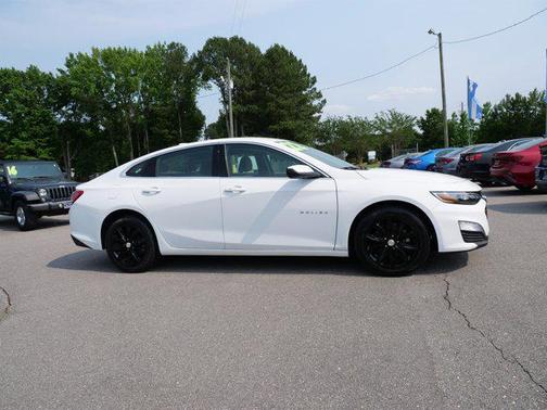 2022 Chevrolet Malibu FWD LT