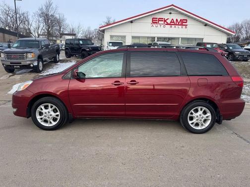 2005 Toyota Sienna XLE