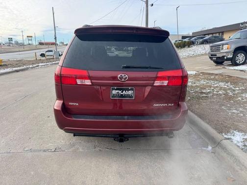 2005 Toyota Sienna XLE