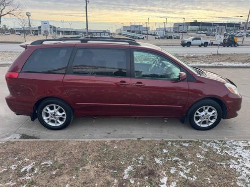 2005 Toyota Sienna XLE