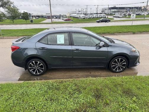 Blue Crush Metallic 2017 Toyota Corolla XSE