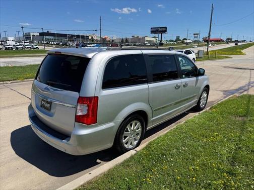 2012 Chrysler Town & Country Touring-L