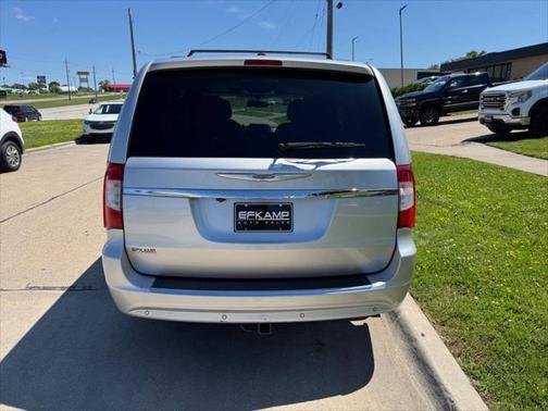 2012 Chrysler Town & Country Touring-L