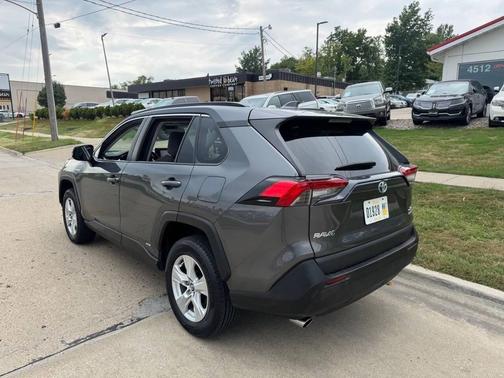2021 Toyota RAV4 Hybrid XLE