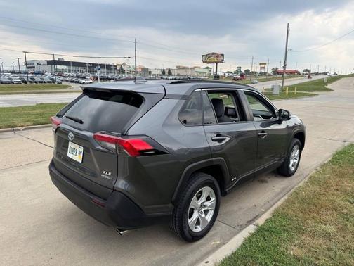 2021 Toyota RAV4 Hybrid XLE