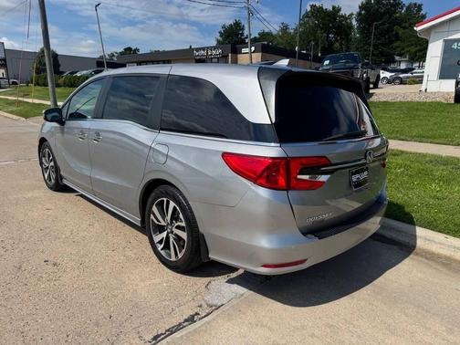 Lunar Silver Metallic 2023 Honda Odyssey Touring 4dr Mini Van