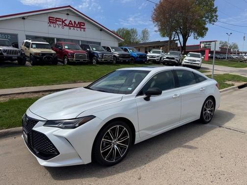 Wind Chill Pearl 2019 Toyota Avalon Touring