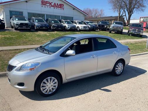 2012 Toyota Yaris LE