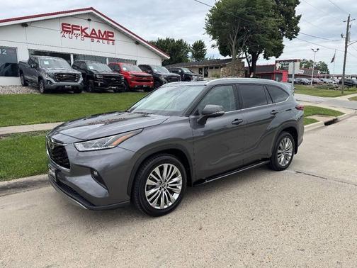 Magnetic Gray Metallic 2023 Toyota Highlander Platinum AWD 4dr SUV